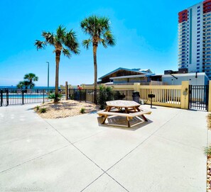 屋外ダイニングエリア