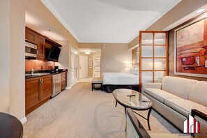 1 habitación, escritorio, tabla de planchar con plancha y wifi 