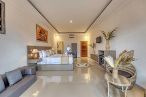 TV, computer monitors, printers - Kelingking Parama Resort (Penida Island)