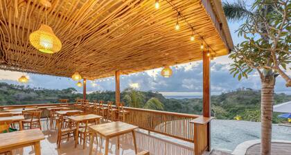 Kelingking Parama Resort