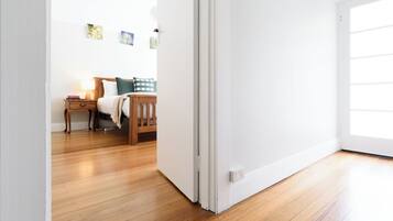2 chambres, fer et planche à repasser, Wi-Fi gratuit, draps fournis