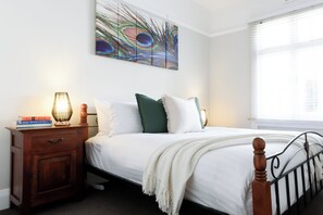 2 chambres, fer et planche à repasser, Wi-Fi gratuit, draps fournis