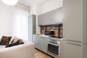 Fridge, microwave, oven, stovetop