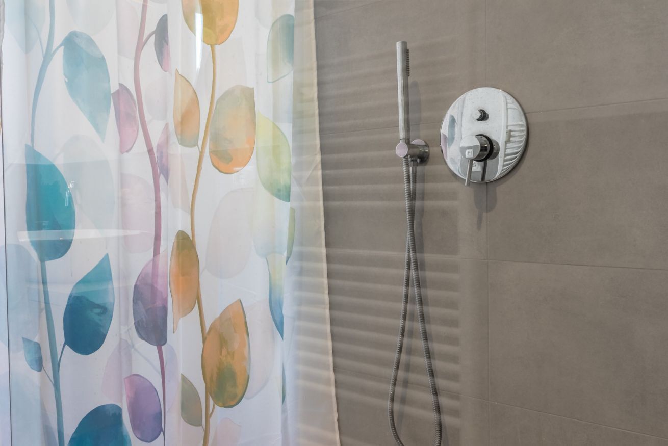 Dusche, Haartrockner, Bidet, Handtücher