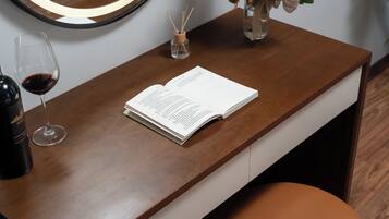 Standard Double Room | In-room dining