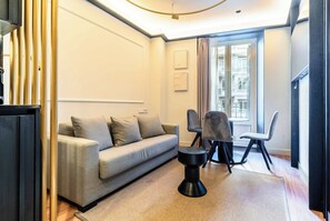 Leilighet, 1 soverom, balkong | Oppholdsområde