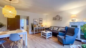 TV - "Adina's Holiday Apartment: Nature's Beauty with Stunning Views!" (Winterberg)