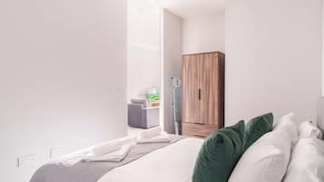 2 bedrooms, iron/ironing board, WiFi, bed sheets