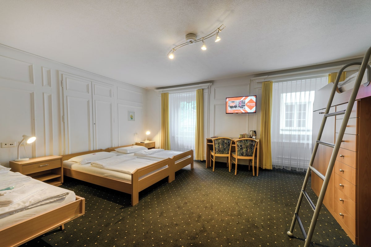 Dreibettzimmer