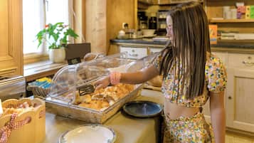 Free daily buffet breakfast
