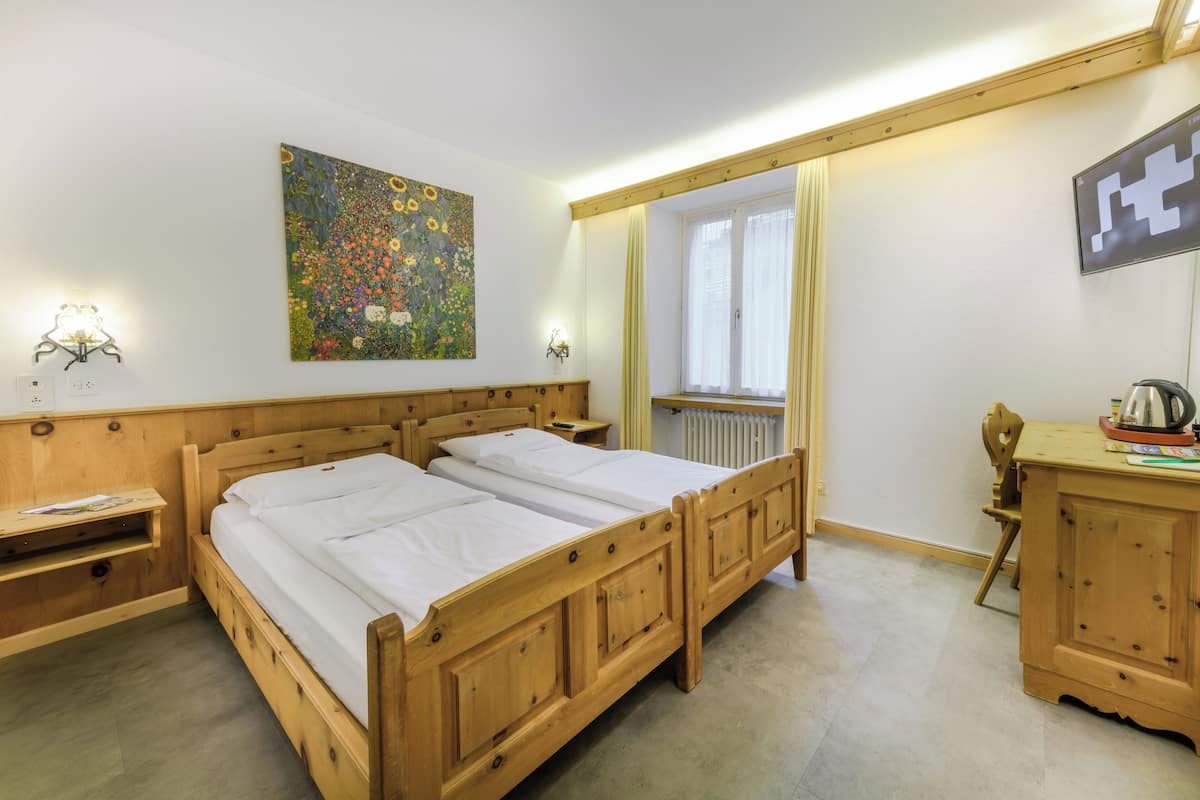 Twin Room | Free WiFi