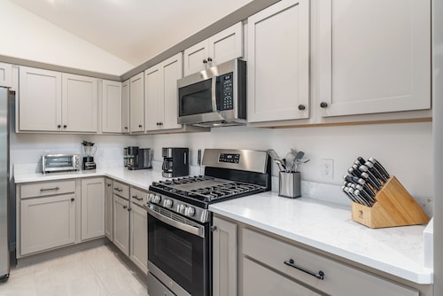 3/2 in The Village of Lake Denham