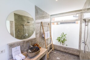 Villa | 5 bedrooms - Villa Opaline by Alfred in Bali - Exquisite Architectural Villa With Outdoor Pool Seminyak (Seminyak)