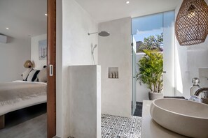 Villa | 6 bedrooms - Villa Makena by Alfred in Bali - Stunning Tropical 6BD Villa Near the Beach (Seminyak)