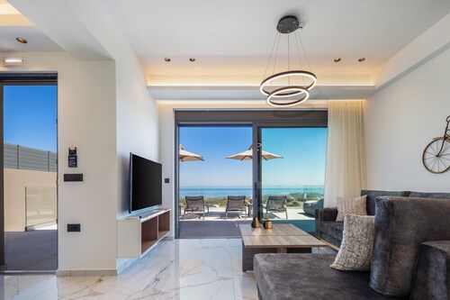 Four Horizons Luxury Villas