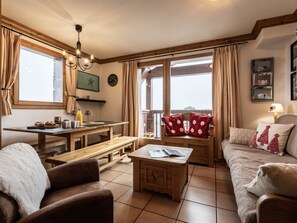 Living area - Duplex 7 pers. 2 balconies, station center, WIFI (La Plagne Montalbert)