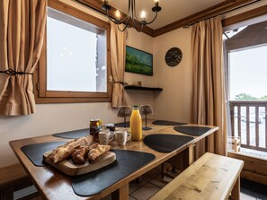 Unclassified image, 3 of 12, button - Duplex 7 pers. 2 balconies, station center, WIFI (La Plagne Montalbert)