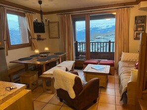 Interior - Duplex 7 pers. 2 balconies, station center, WIFI (La Plagne Montalbert)