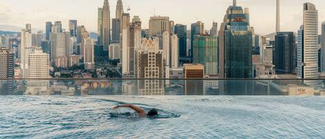 2 outdoor pools