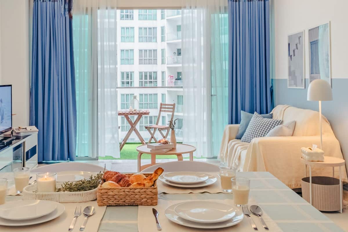 Deluxe Apartment, 2 Bedrooms, Balcony | 1 bedroom, laptop workspace, iron/ironing board, free WiFi