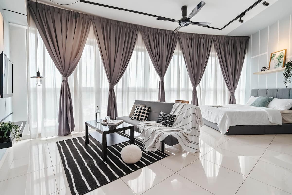 Deluxe Apartment, 1 Bedroom | 1 bedroom, laptop workspace, iron/ironing board, free WiFi