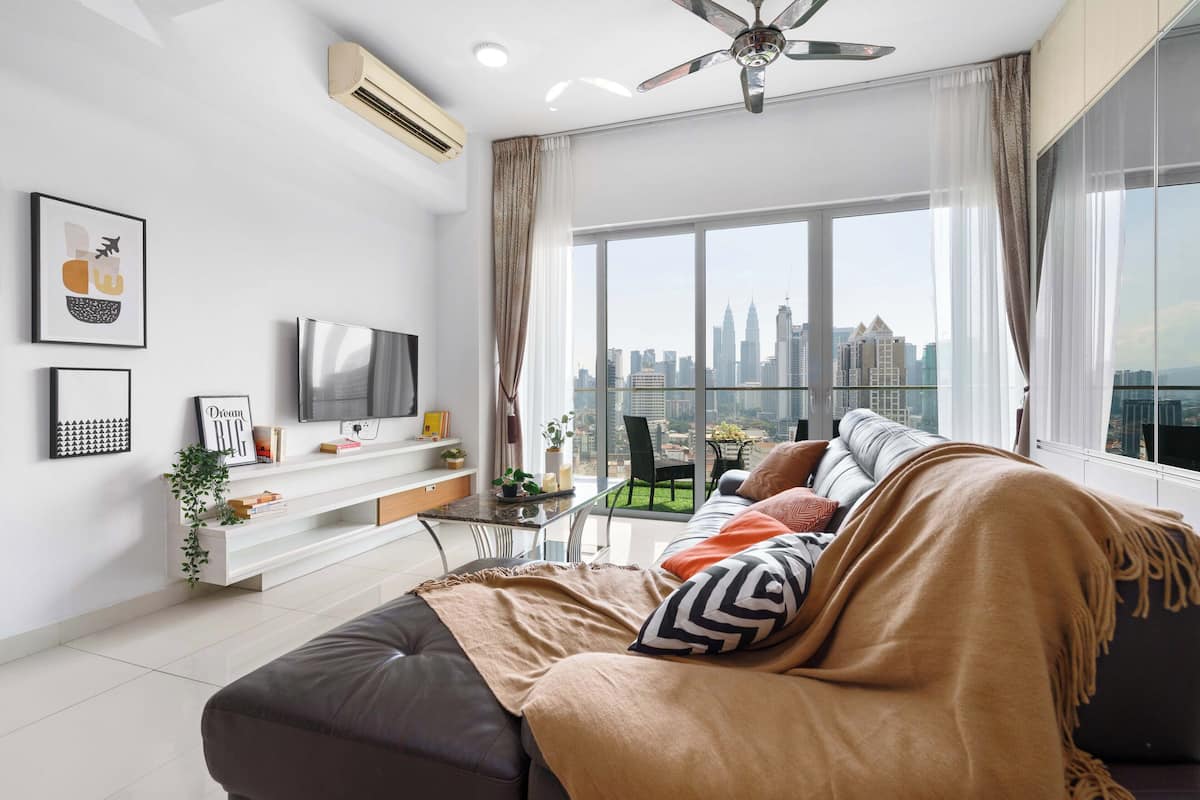 Deluxe Apartment, 3 Bedrooms, Balcony, City View | 1 bedroom, laptop workspace, iron/ironing board, free WiFi