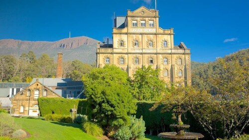 "Cascade Cottage" South Hobart with parking
