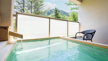 Suíte família, para não fumantes | Edredons de pluma, cofres nos quartos, cortinas blackout