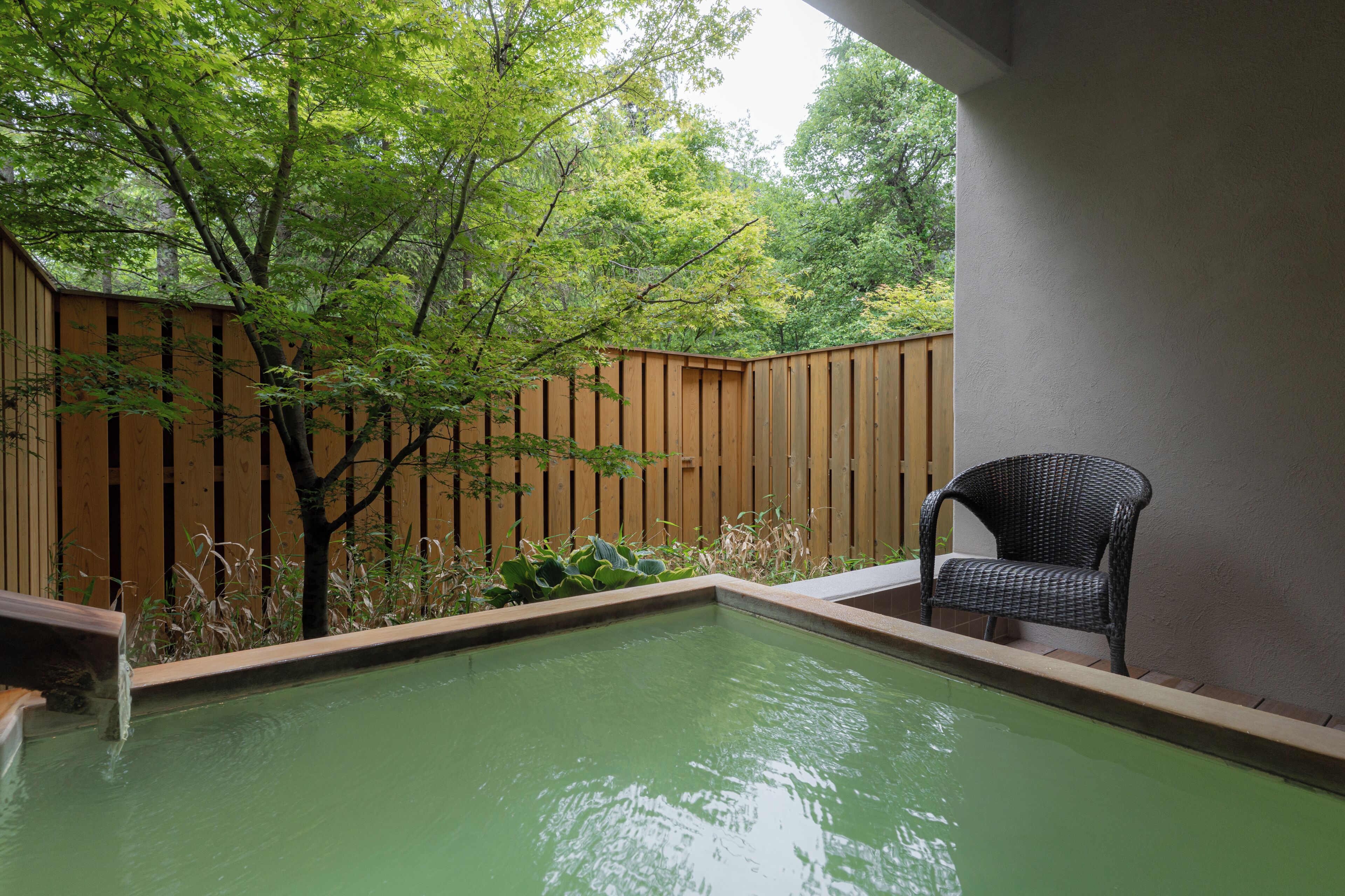 ห้องดีไซน์, ปลอดบุหรี่, วิวภูเขา (JP western style,w/open air bath) | ผ้านวมขนเป็ด, ตู้นิรภัยในห้องพัก, ผ้าม่านกันแสง, Wi-Fi ฟรี