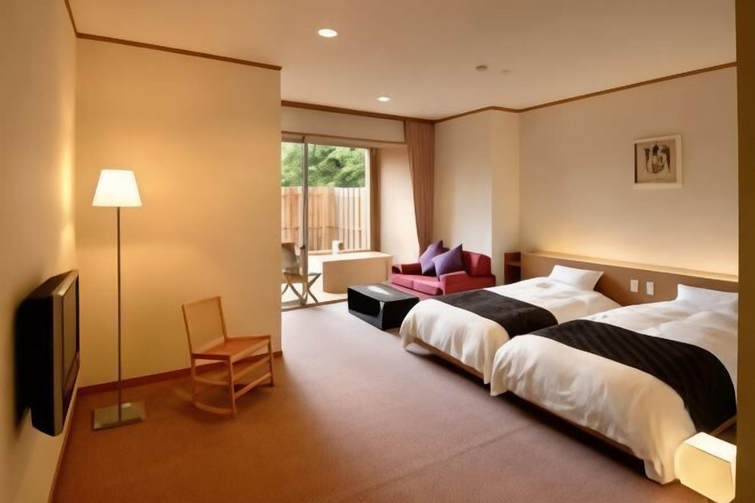 Down duvets, in-room safe, blackout curtains, free WiFi