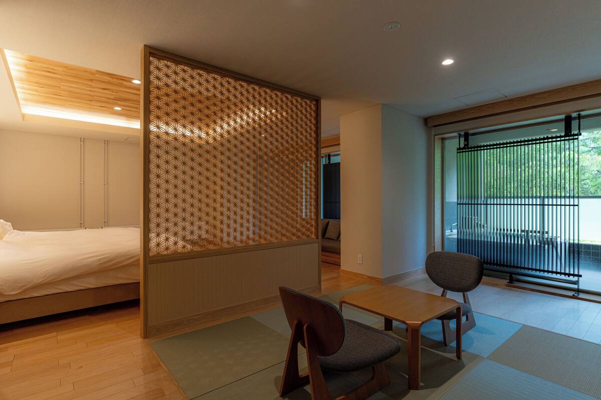 Family Suite, Non Smoking | Down duvets, in-room safe, blackout curtains, free WiFi