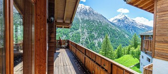 Sunny, stylish and well equipped chalet