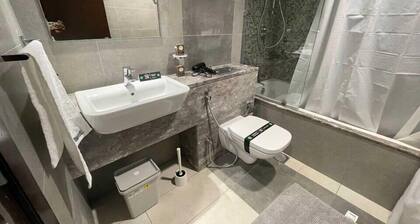 OYO HOME 1384 Luxrious 1 BHK With Balcon