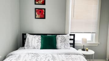 2 bedrooms, iron/ironing board, free WiFi, bed sheets