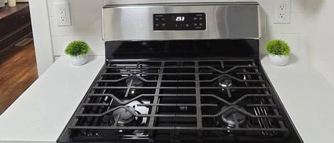 Refrigerador, microondas, horno, lavavajillas