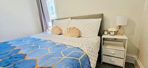 2 dormitoris, planxa i posts de planxar, wifi gratuïta i roba de llit 