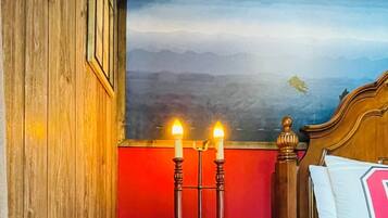 5 chambres, bureau, fer et planche Ă  repasser, lit parapluie