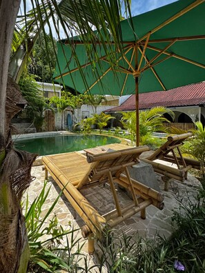 3 kolam renang terbuka 