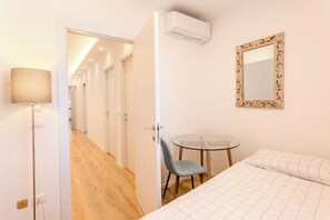 3 chambres, fer et planche à repasser, draps fournis