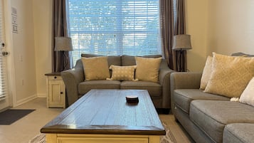 Smart-tv, videospil, bordtennisbord