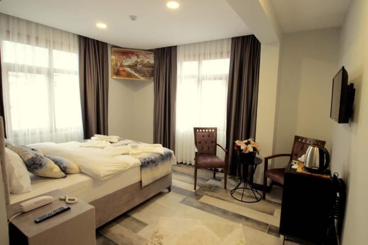 Deluxe Room, City View | Free WiFi