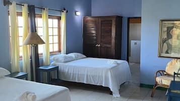 Escritorio, camas plegables/adicionales, wifi gratis y ropa de cama