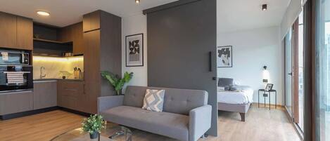 Een televisie en een kantoor