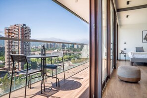 Unclassified image, 5 of 35, button