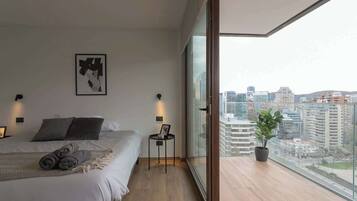 2 habitaciones, tabla de planchar con plancha, wifi y ropa de cama