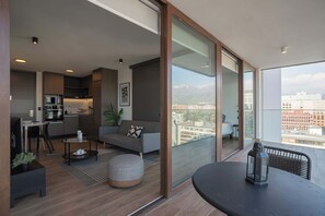 Interior - Elegancia en Las Condes 2D2B con Estilo (Santiago)