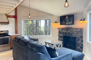 Interior - Beachfront Cabin! Private! Ocean Views! Firepit! (Florence)