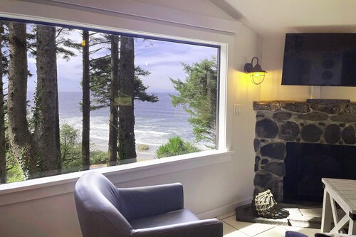 Beachfront Cabin! Private! Ocean Views! Firepit!