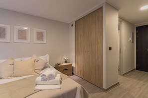 熨斗/熨衣板、WiFi、床单