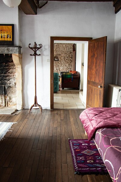 Large apartment with raised garden in the heart of Burgundy